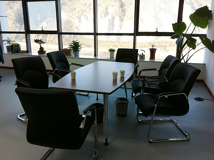 �ﴨ����ְ칫�Ҿ�